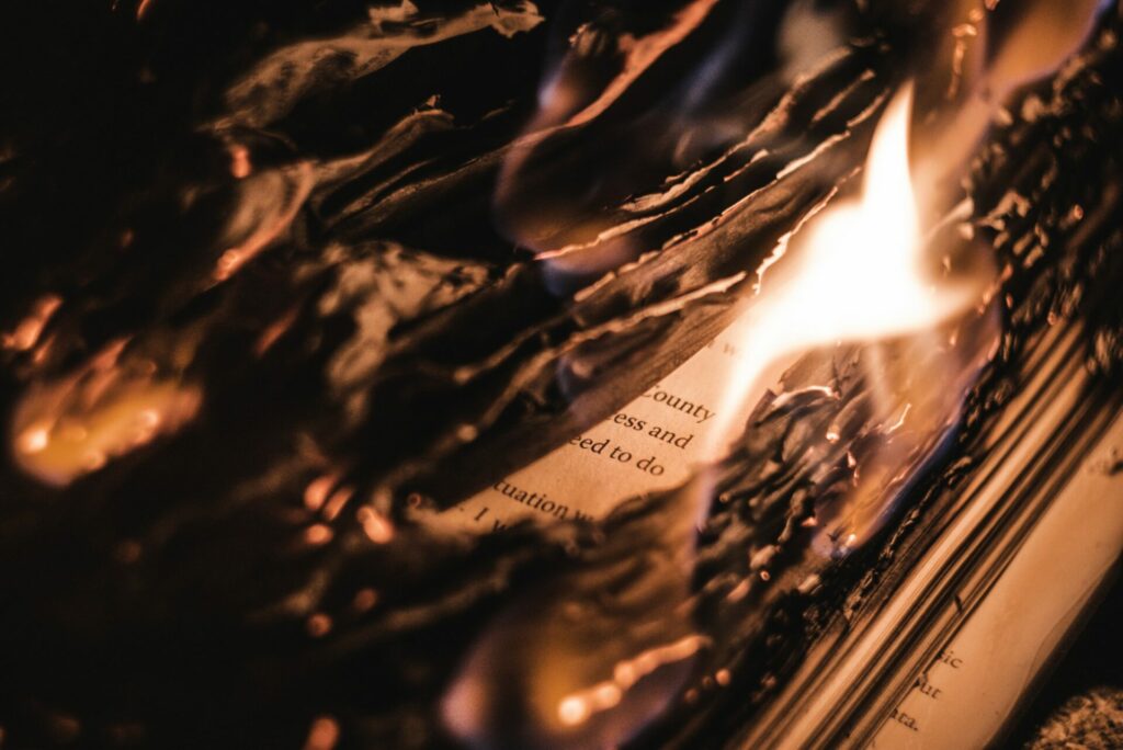 Symbol für Bücherverbrennung