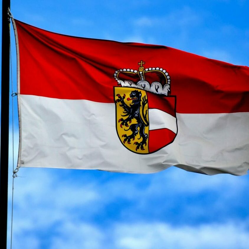 Salzburger Flagge auf der Festung Hohensalzburg